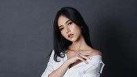 Giska Krystal Lyn berpostur 172 cm dan punya latar belakang pendidikan S1 Ilmu Komunikasi. (Foto: dok pribadi)