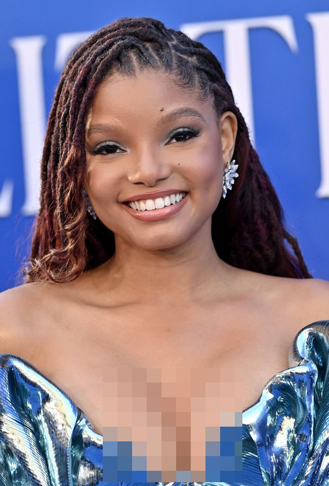 Seperti diketahui, penggambaran Ariel dalam film live action dibuat berbeda dari versi animasinya, termasuk warna kulit dan bentuk rambut. Film ‘The Little Mermaid’ akan tayang secara global pada 26 Mei 2023.  Foto: Getty Images