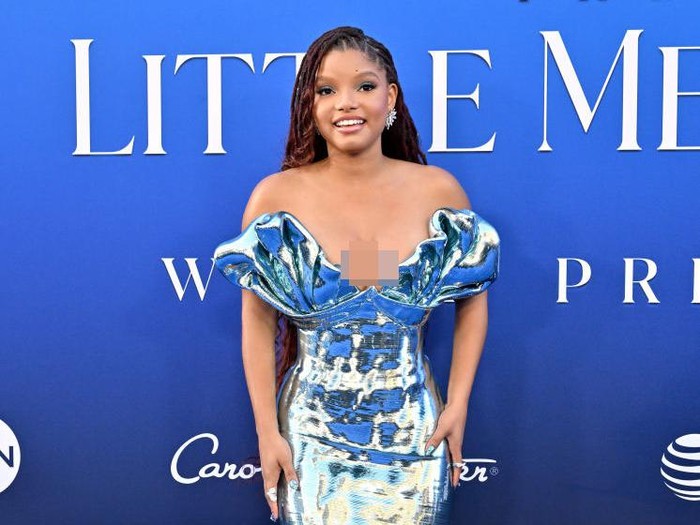 Halle Bailey at the 2024 Vanity Fair Oscar Party held at the Wallis Annenberg Center for the Performing Arts on March 10, 2024 in Beverly Hills, California. (Photo by Christopher Polk/Variety via Getty Images)