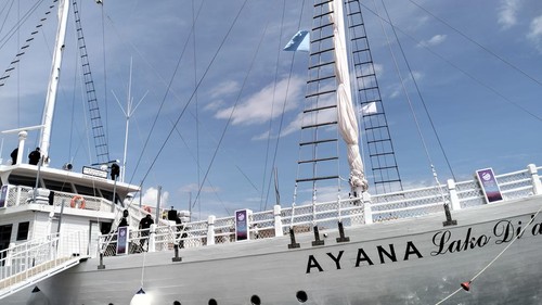 Kapal pinisi Ayana Lako Dia yang akan digunakan berlayar oleh kepala negara yang menghadiri KTT ASEAN, Rabu (10/5/2023) sore.