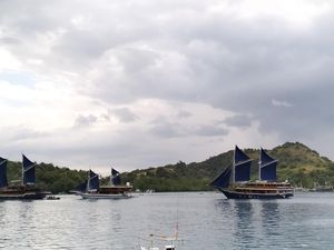Cantiknya Barisan Kapal Pinisi Jadi Background Venue KTT ASEAN