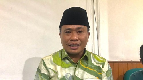 Kepala Kantor Wilayah Kementerian Agama NTB Zamroni Azis