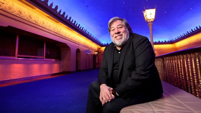 Co-founder Apple Steve Wozniak ikut menyuarakan kekhawatirannya terhadap kecerdasan buatan (AI) yang makin canggih, Menurutnya, AI bisa membuat pengguna semakin sulit mengidentifikasi penipuan dan misinformasi.