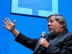 Pendiri Apple Komentar soal Bahaya AI yang Bikin Banyak Penipu