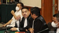 Mantan Kapolsek Kalibaru Kompol Kasranto menjalani sidang vonis di Pengadilan Jakarta Barat, Rabu (10/5/2023).