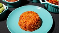 Jollof banyak dinikmati di negara-negara Afrika Barat. Jollof adalah hidangan nasi satu panci yang dibuat dengan menanak nasi, bawang, tomat, daging, dan rempah-rempah dalam satu wadah.