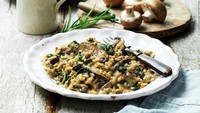 Risotto. Orang Italia mana pun akan memberi tahu Anda bahwa risotto harus allonda atau bertekstur yang cukup bergelombang ketika jatuh dari sendok.