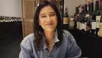 Tetap awet muda di usia 41 tahun, Dian Sastro sering mengabadikan momen kulinerannya yang seru bersama sang suami, kerabat sampai anak-anaknya. Foto: Instagram @therealdisastr