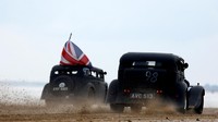 Kegiatan balapan mobil antik ini digelar untuk memeriahkan kegiatan Race The Wave yang digelar di akhir pekan.  