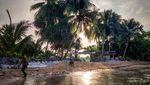 Bicara Keindahan Sunset, Pantai Yenbekaki Raja Ampat Tiada Duanya