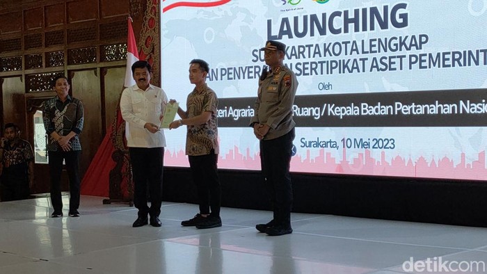 Menteri Agraria dan Tata Ruang/Kepala Badan Pertanahan Nasional (ATR/BPN) Hadi Tjahjanto launching Kota Lengkap, Rabu (10/5/2023).