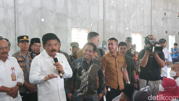 Menteri ATR/Kepala BPN Hadi Tjahjanto cek ganti rugi lahan proyek tol Yogya-Bawen