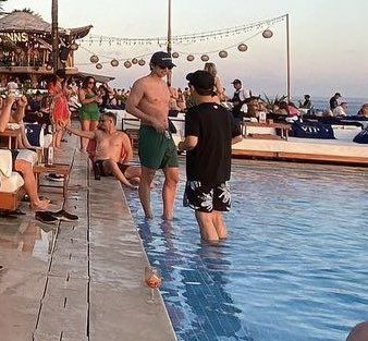 Momen Gong Yoo liburan di Bali