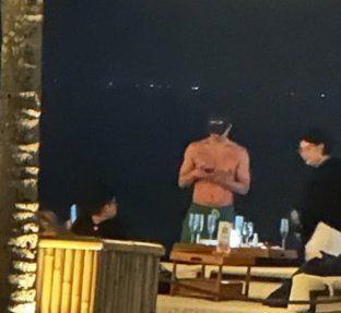 Momen Gong Yoo liburan di Bali