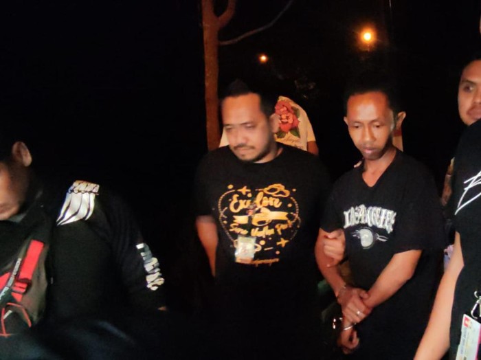 Muhammad Husen, pelaku utama pembunuhan dan mutilasi pemilik depot air isi ulang di Tembalang, Semarang, Jateng, ditangkap tim Satreskrim Polrestabes Semarang, Selasa (9/5/2023) malam.