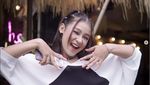 Gaya Niken Salindry Saat Bersanggul dan Tampil Casual
