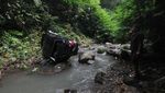 Penampakan Mobil Jatuh ke Jurang di Klaten