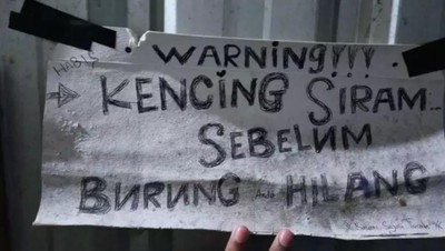8 Peringatan Kejam di Kamar Mandi Ini Buktikan Kerasnya Kehidupan Anak Kos