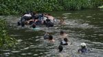 Perjuangan Migran Sebrangi Rawa demi Masuk ke AS