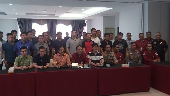 Pihak KKP bertemu dengan himpunan nelayan di Muara Baru, Jakarta Utara.
