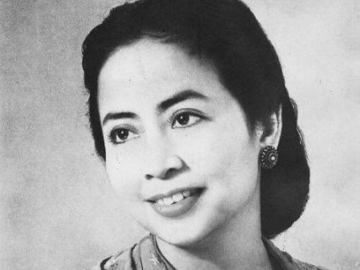 Sulianti Saroso menjadi ikon google doodle hari ini. Ia dokter wanita asal Indonesia yang namanya dipakai pada RSPI di Jakarta. Ini sosok Sulianti Saroso.