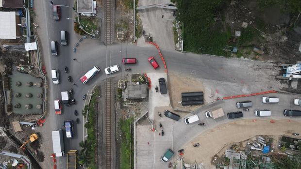 Rekayasa lalu lintas pemasangan bore pile Flyover Aloha.