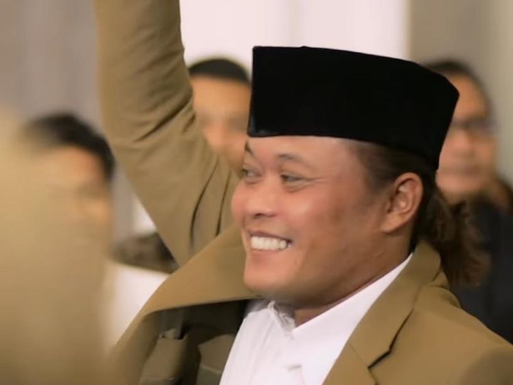 8 Tingkah Nyeleneh dan Tawa Sule di Lamaran Rizky Febian-Mahalini