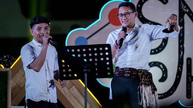 Sandiaga dan Basuki Nge-band di Labuan Bajo