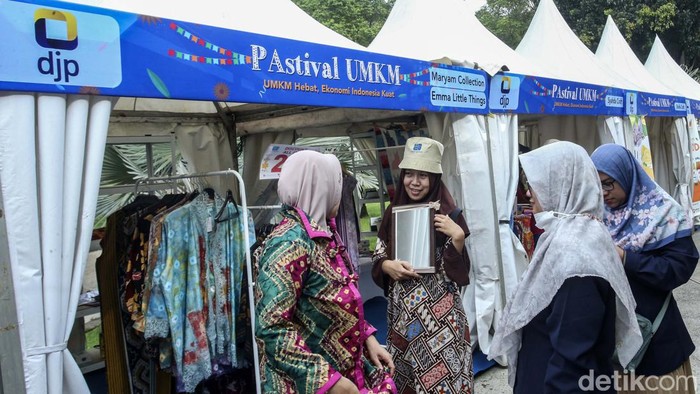 PAstival UMKM tengah berlangsung di Taman Lapangan Banteng, Jakarta. Yuk kita serbu.