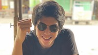 El Rumi kembali ramai diperbincangkan setelah menolak tawaran iklan yang dipasangkan dengan Fuji. Sebelumnya memang banyak netizen yang menjodohkan El dengan Fuji. Foto: Instagram @elelrumi