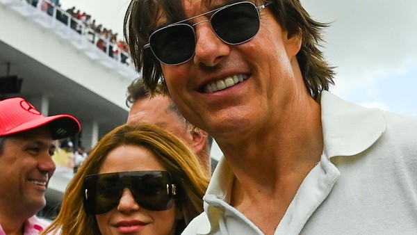 7 Potret Shakira dan Tom Cruise Nonton F1 Bareng, Digosipkan Pacaran
