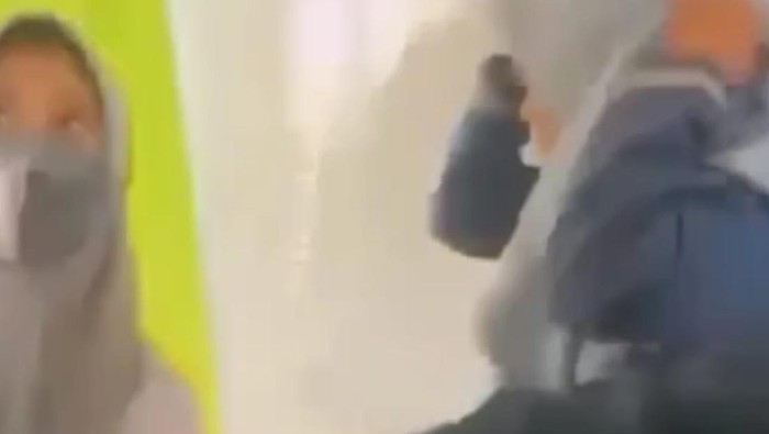 Tangkapan layar siswi MAN 2 Makassar dibully rekannya.