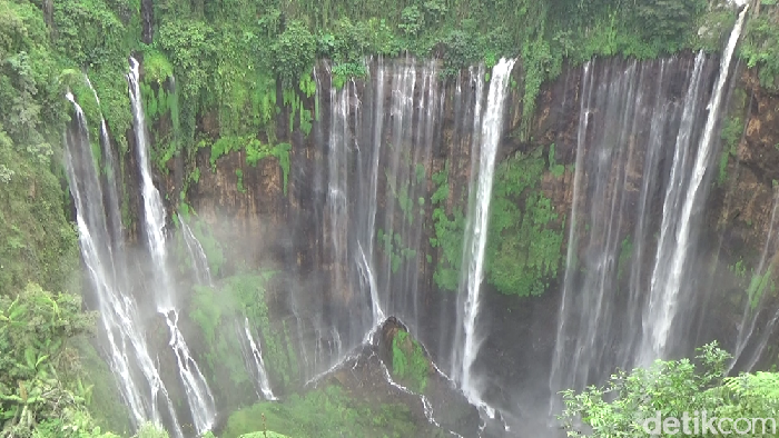 wisatawan malaysia tewas di wisata air terjun tumpak sewu