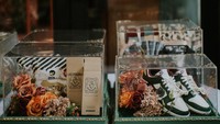 Beberapa barang seserahan yang dibawa saat lamaran. Foto: instagram Adinda Thomas