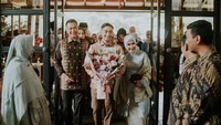 Salah satu momen yang terlihat dalam lamaran tersebut. Foto: instagram Adinda Thomas
