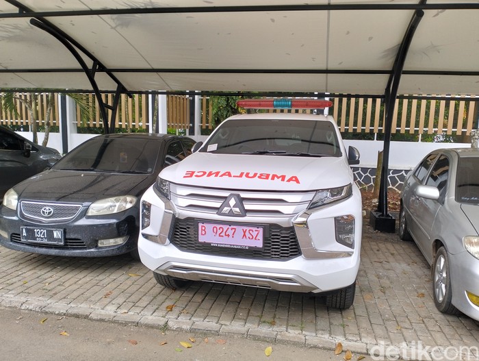 Ambulance Pajero Sport di DPRD Banten (Foto: Bahtiar/Detikcom)