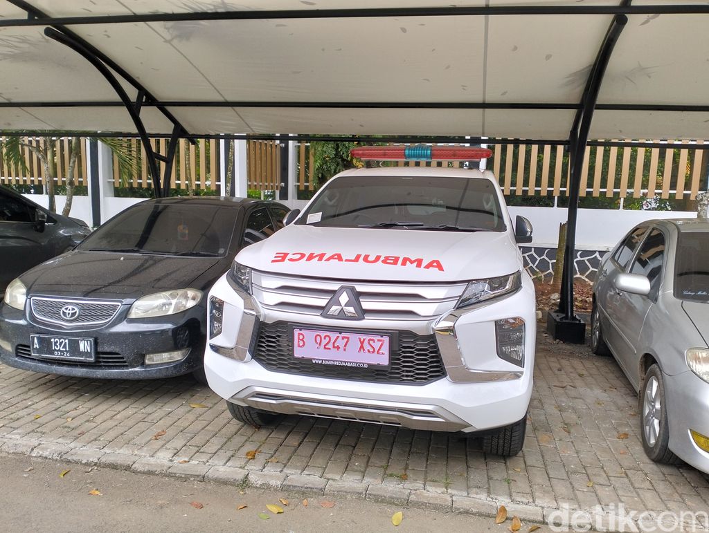 Ambulance Pajero Sport di DPRD Banten (Foto: Bahtiar/Detikcom)