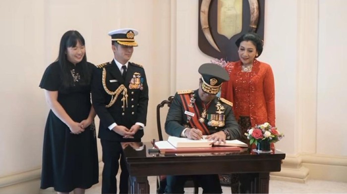 Andika Perkasa dapat penghargaan dari Singapura