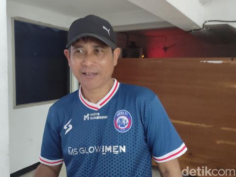 Asisten pelatih Arema FC Joko Susilo atau Gethuk prihatin dengan kondisi Kurnia Meiga