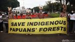 Bawa Tombak dan Panah, Suku Awyu Papua Geruduk Istana Negara