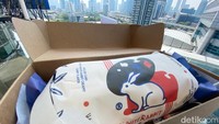 Toko kue ini punya  roll cake atau bolu gulung yang terinspirasi dari produk makanan populer seperti permen White Rabbit yang ikonik. Foto: detikFood