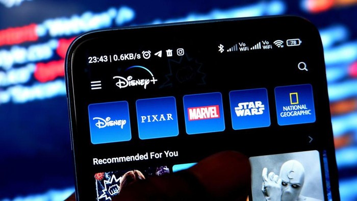 Disney menyatakan tengah menyusun rencana untuk menggenjot keuntungan pada layanan Disney+. Keputusan ini diperkirakan akan membuat para pelanggannya tidak senang.