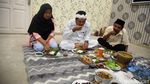 10 Potret Dedi Mulyadi saat Bantu Penjual Makanan UMKM