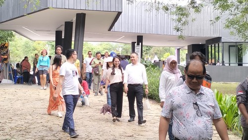 Delegasi KTT ASEAN menyempatkan diri berwisata ke Goa Batu Cermin, Goa Rangko, hingga Taman Nasional Komodo.