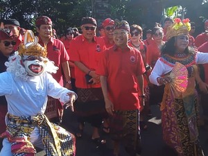 Diantar Koster hingga Hanoman, 55 Kader PDIP Daftar Bacaleg ke KPU Bali