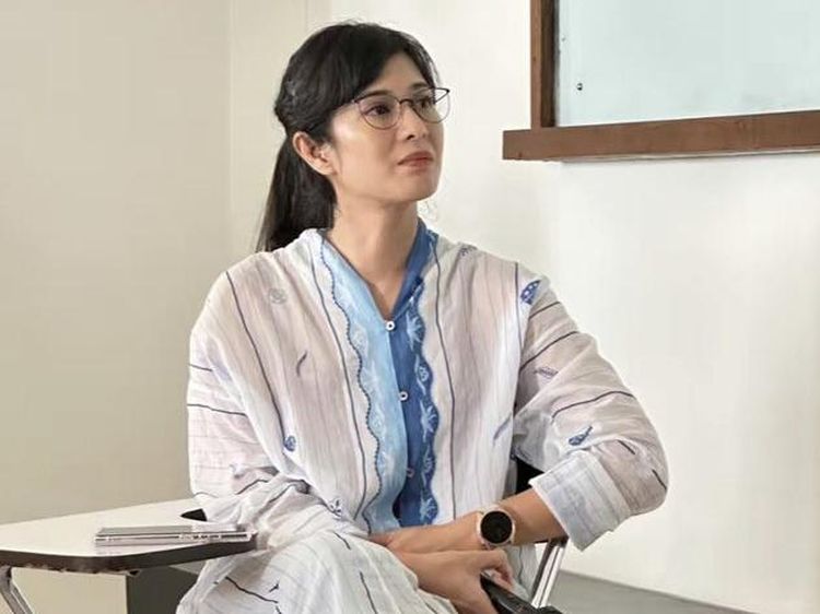 7 Potret Dian Sastro Jadi Dosen UI, Mahasiswa Auto Semangat