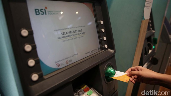 Layanan perbankan milik BSI mengalami gangguan sejak beberapa hari. Hari ini Direktur Utama BSI Hery Gunardi menyebut seluruh layanan ATM kembali normal.