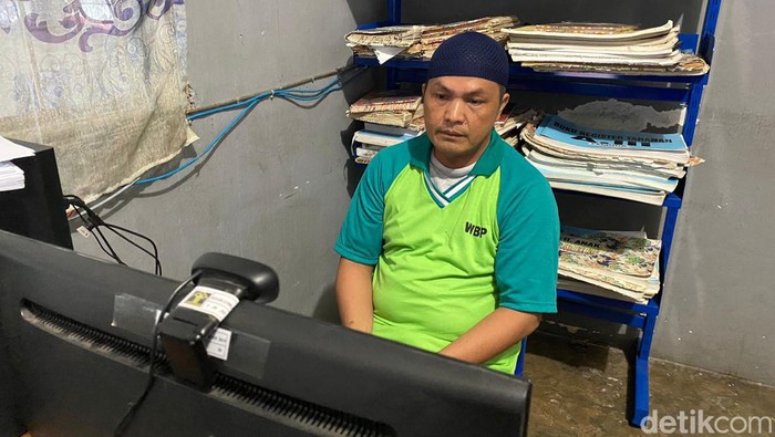 Eks Kades di Musi Rawas, Sumsel didakwa karena korupsi dana desa untuk menyewa wanita open BO.