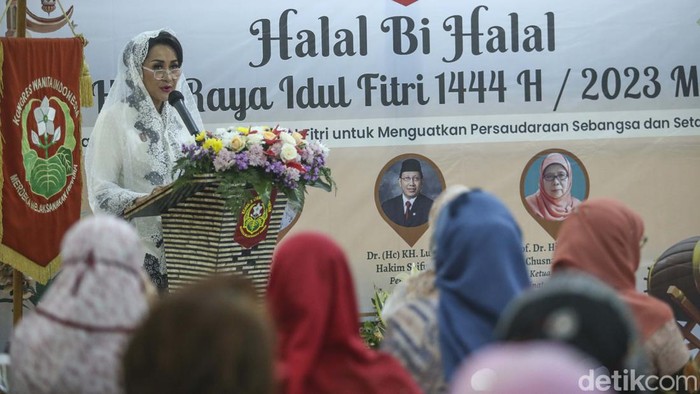 Eks Menteri Agama Hadiri Halal Bi Halal Kowani Kongres Wanita Indonesia (Kowani) gelar halal bi halal di Jakarta, Kamis (11/5/2023). Acara ini dihadiri Menteri Agama RI 2014-2019 Lukman Hakim Saifuddin.