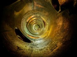 Foto Bagian Dalam Alat Musik Bikin Tercengang, Bak Bangunan Megah